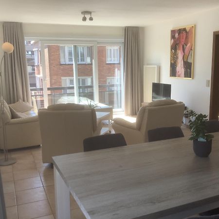 Ruim Zonnig Appartement Op 50M Van Strand Ostenda Esterno foto