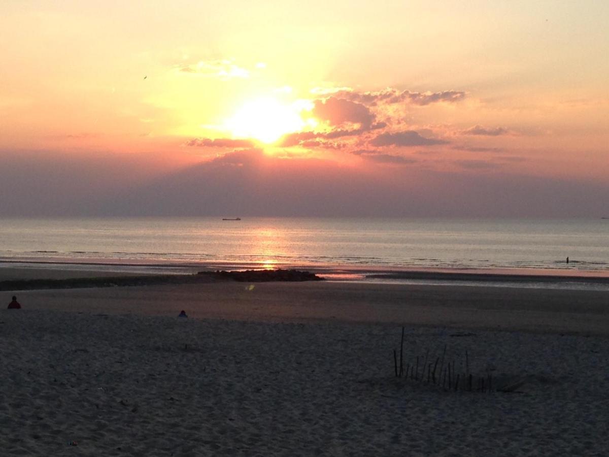 Ruim Zonnig Appartement Op 50M Van Strand Ostenda Esterno foto